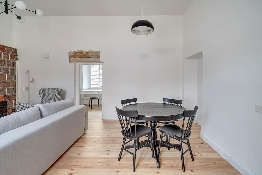 Spacious 2-Bedroom Flat In Old Town By Urban Rent Вильнюс Экстерьер фото