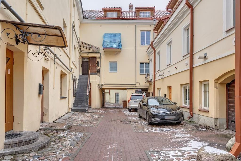 Spacious 2-Bedroom Flat In Old Town By Urban Rent Вильнюс Экстерьер фото