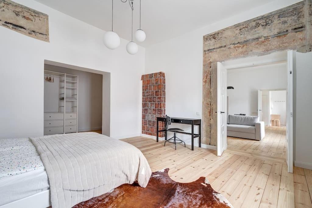 Spacious 2-Bedroom Flat In Old Town By Urban Rent Вильнюс Экстерьер фото